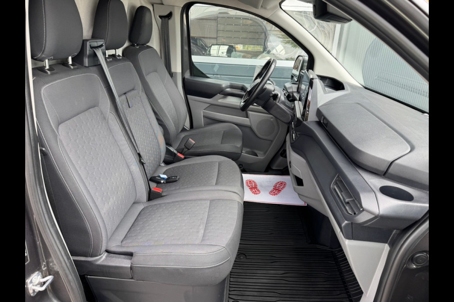 Ford Transit Custom 2.0 TDCI 170pk L1H1 Limited Automaat | Navi | Trekhaak | CarPlay | Camera | Stoelverw. | Cruise | Stuur leder