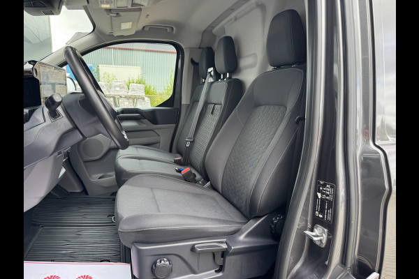 Ford Transit Custom 2.0 TDCI 170pk L1H1 Limited Automaat | Navi | Trekhaak | CarPlay | Camera | Stoelverw. | Cruise | Stuur leder
