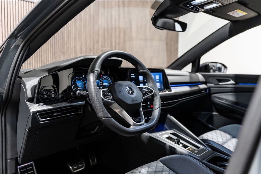Volkswagen Golf 1.5 eTSI R-Line 2020 DSG IQ PANO CAMERA VIRTUAL