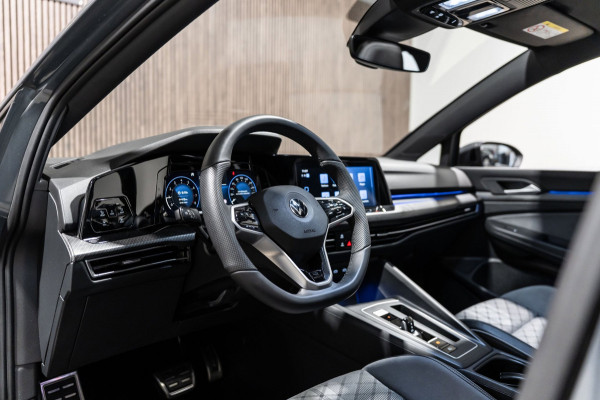 Volkswagen Golf 1.5 eTSI R-Line 2020 DSG IQ PANO CAMERA VIRTUAL