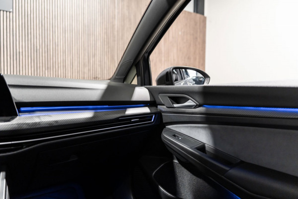 Volkswagen Golf 1.5 eTSI R-Line 2020 DSG IQ PANO CAMERA VIRTUAL