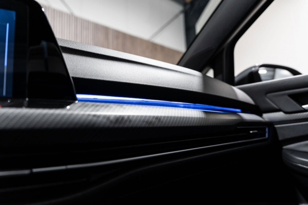 Volkswagen Golf 1.5 eTSI R-Line 2020 DSG IQ PANO CAMERA VIRTUAL