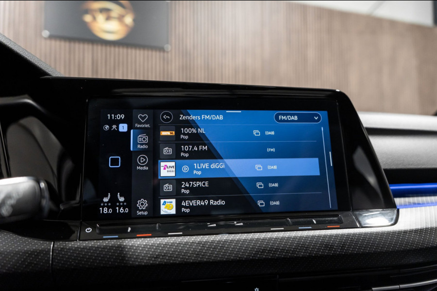 Volkswagen Golf 1.5 eTSI R-Line 2020 DSG IQ PANO CAMERA VIRTUAL