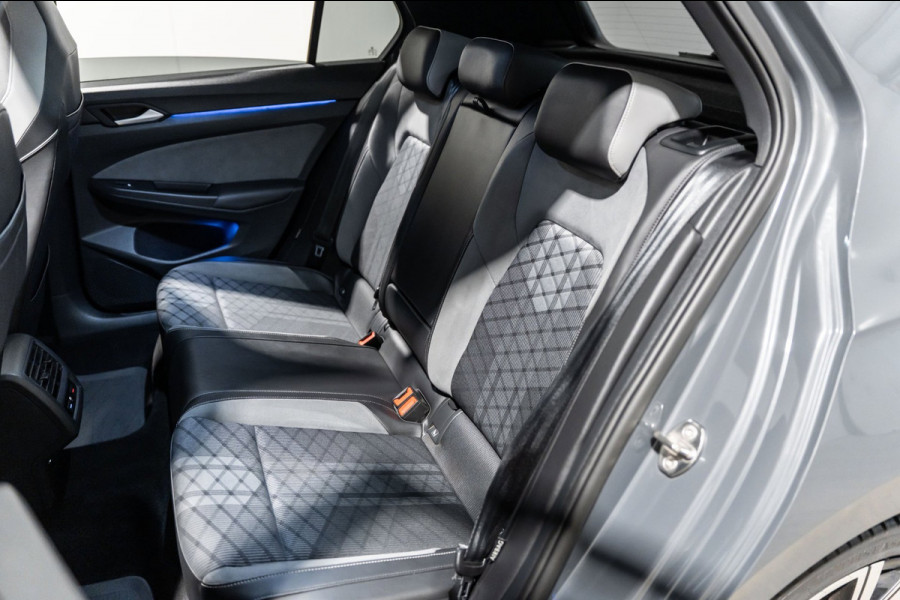 Volkswagen Golf 1.5 eTSI R-Line 2020 DSG IQ PANO CAMERA VIRTUAL
