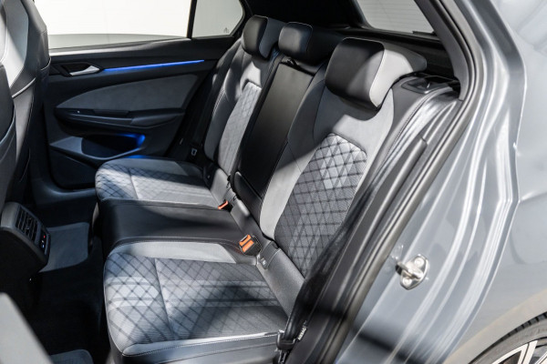 Volkswagen Golf 1.5 eTSI R-Line 2020 DSG IQ PANO CAMERA VIRTUAL