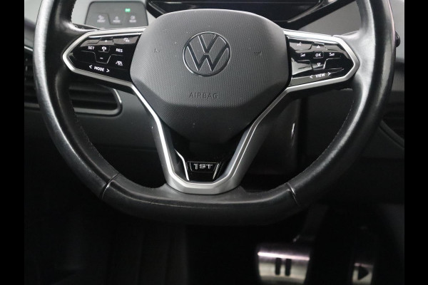 Volkswagen ID.3 First Max 58 kWh | SOH 92.0% | Panoramadak | Adaptive cruise | Stuur/stoel verwarming | Carplay | Camera | Sfeerverlichting | Trekhaak |
