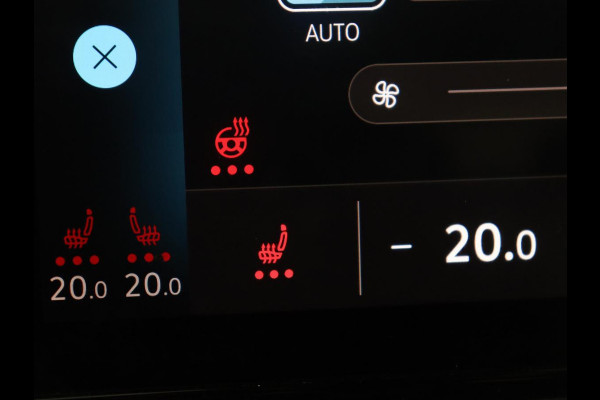 Volkswagen ID.3 First Max 58 kWh | SOH 92.0% | Panoramadak | Adaptive cruise | Stuur/stoel verwarming | Carplay | Camera | Sfeerverlichting | Trekhaak |