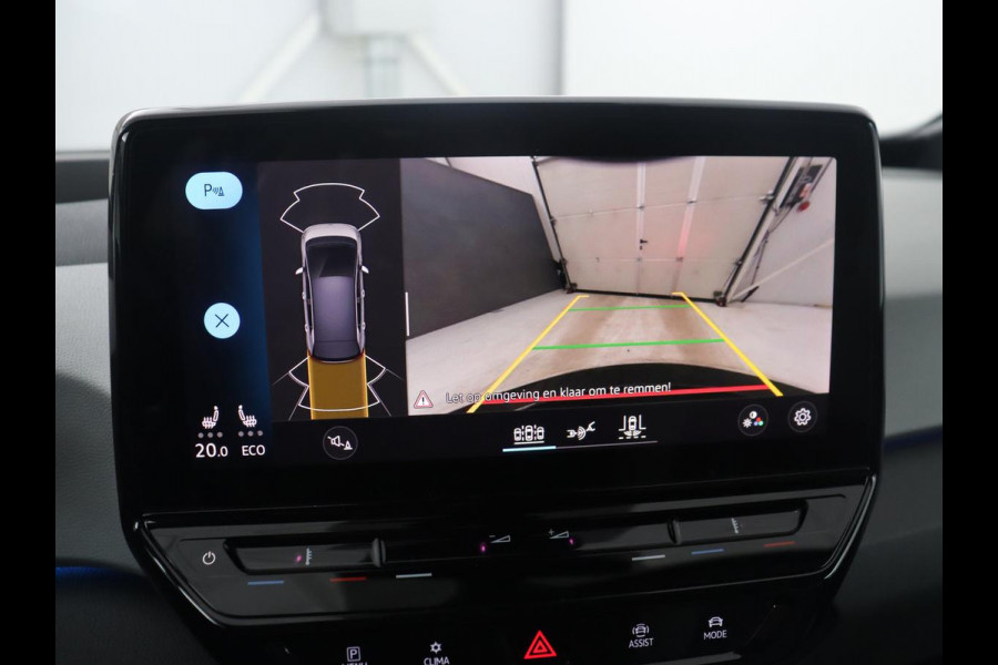Volkswagen ID.3 First Max 58 kWh | SOH 92.0% | Panoramadak | Adaptive cruise | Stuur/stoel verwarming | Carplay | Camera | Sfeerverlichting | Trekhaak |