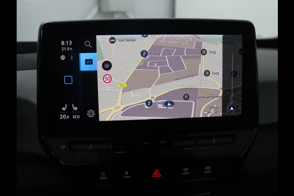Volkswagen ID.3 First Max 58 kWh | SOH 92.0% | Panoramadak | Adaptive cruise | Stuur/stoel verwarming | Carplay | Camera | Sfeerverlichting | Trekhaak |