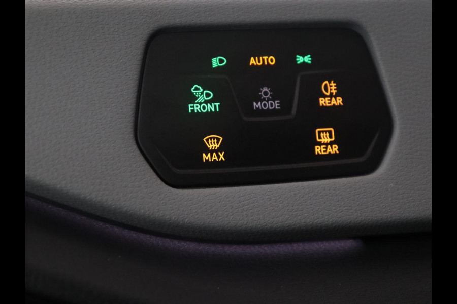Volkswagen ID.3 First Max 58 kWh | SOH 92.0% | Panoramadak | Adaptive cruise | Stuur/stoel verwarming | Carplay | Camera | Sfeerverlichting | Trekhaak |