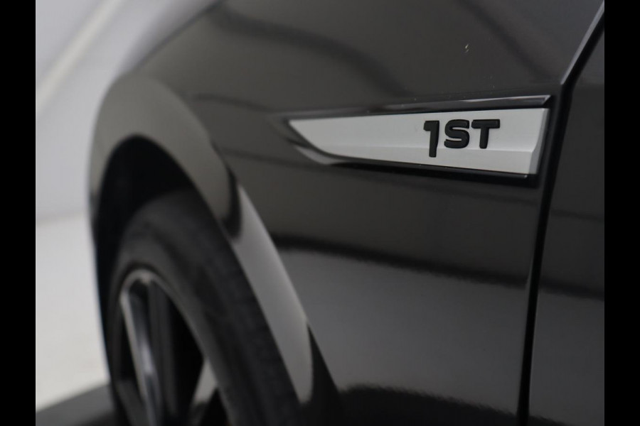 Volkswagen ID.3 First Max 58 kWh | SOH 92.0% | Panoramadak | Adaptive cruise | Stuur/stoel verwarming | Carplay | Camera | Sfeerverlichting | Trekhaak |