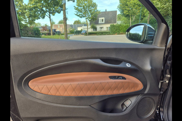Fiat 500 42 kWh Top SoH 93% CarPlay Special Edition Amaretto Rund Leder interieur 2e Eig NAP