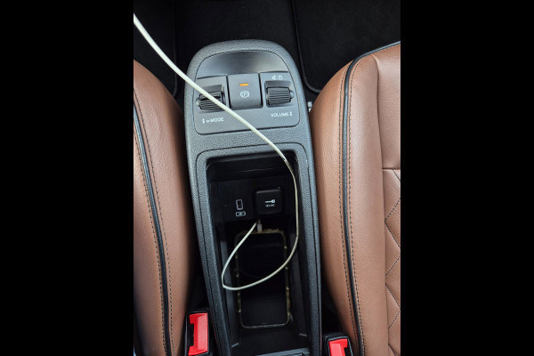 Fiat 500 42 kWh Top SoH 93% CarPlay Special Edition Amaretto Rund Leder interieur 2e Eig NAP