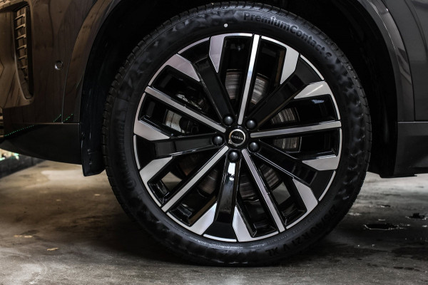Volvo XC90 2.0 T8 Plug-in hybrid AWD Plus Dark *Pano*H/K*Head-Up*360 Camera*