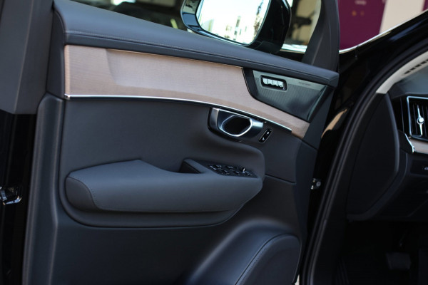 Volvo XC90 2.0 T8 Plug-in hybrid AWD Plus Dark *Pano*H/K*Head-Up*360 Camera*