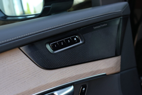 Volvo XC90 2.0 T8 Plug-in hybrid AWD Plus Dark *Pano*H/K*Head-Up*360 Camera*