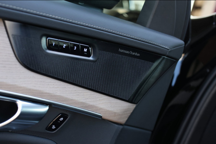 Volvo XC90 2.0 T8 Plug-in hybrid AWD Plus Dark *Pano*H/K*Head-Up*360 Camera*