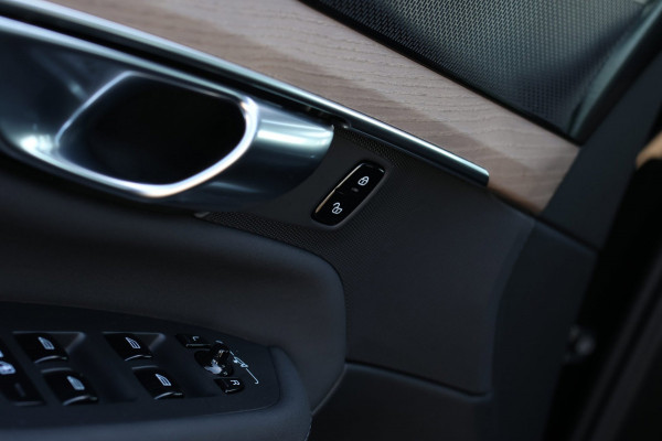 Volvo XC90 2.0 T8 Plug-in hybrid AWD Plus Dark *Pano*H/K*Head-Up*360 Camera*