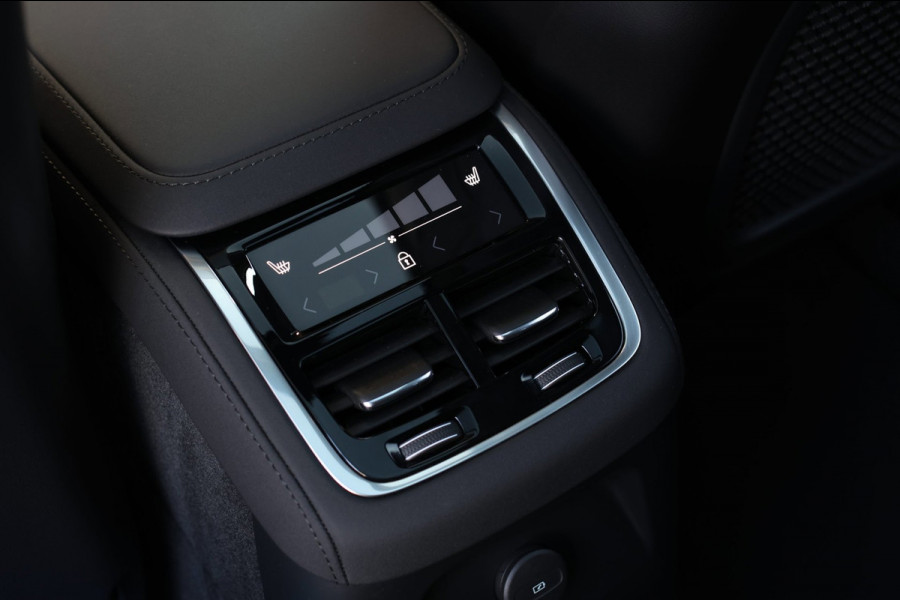 Volvo XC90 2.0 T8 Plug-in hybrid AWD Plus Dark *Pano*H/K*Head-Up*360 Camera*