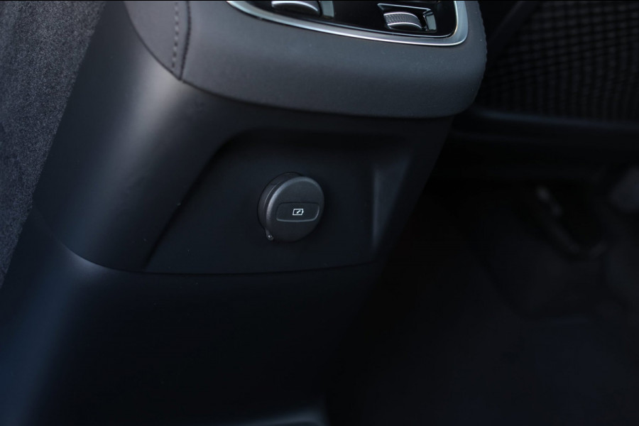Volvo XC90 2.0 T8 Plug-in hybrid AWD Plus Dark *Pano*H/K*Head-Up*360 Camera*