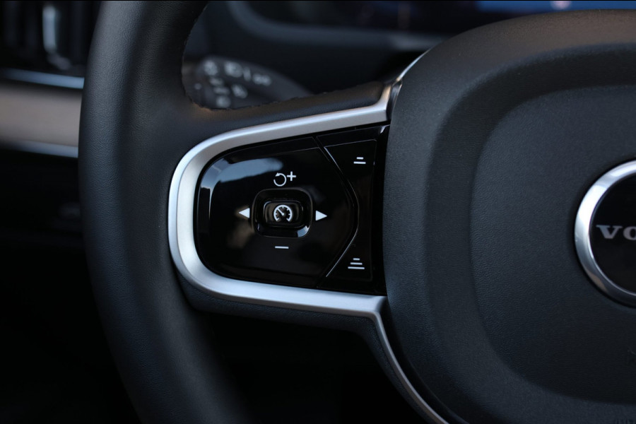 Volvo XC90 2.0 T8 Plug-in hybrid AWD Plus Dark *Pano*H/K*Head-Up*360 Camera*