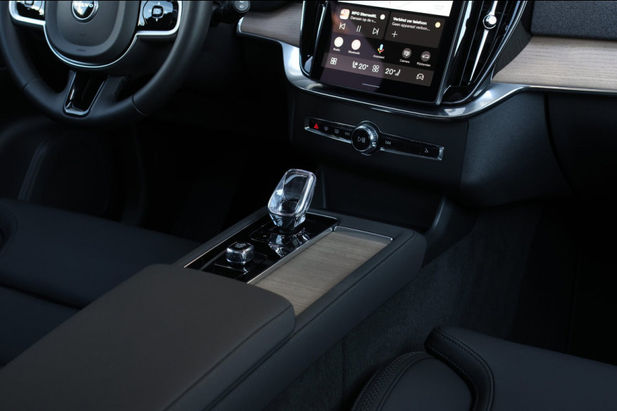 Volvo XC90 2.0 T8 Plug-in hybrid AWD Plus Dark *Pano*H/K*Head-Up*360 Camera*