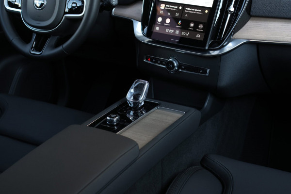 Volvo XC90 2.0 T8 Plug-in hybrid AWD Plus Dark *Pano*H/K*Head-Up*360 Camera*