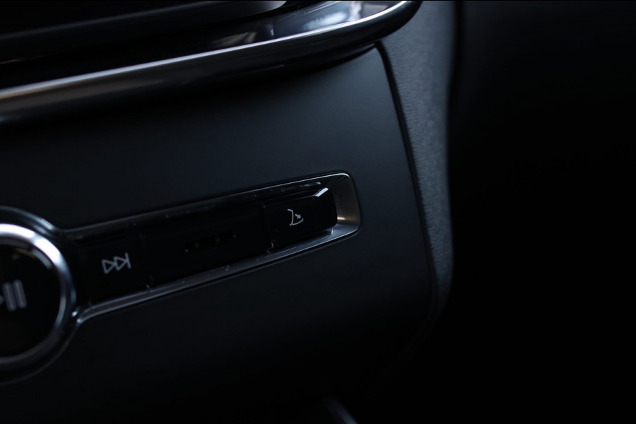 Volvo XC90 2.0 T8 Plug-in hybrid AWD Plus Dark *Pano*H/K*Head-Up*360 Camera*