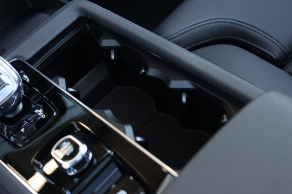 Volvo XC90 2.0 T8 Plug-in hybrid AWD Plus Dark *Pano*H/K*Head-Up*360 Camera*