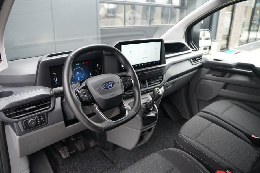 Ford Transit Custom 320 2.0 TDCI L1H1 Trend DC 136pk 6 Zits - Trekhaak - Stoel/Stuurverwarming - LED - Carplay/Android - Cruise - Rijklaar