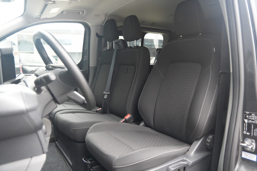 Ford Transit Custom 320 2.0 TDCI L1H1 Trend DC 136pk 6 Zits - Trekhaak - Stoel/Stuurverwarming - LED - Carplay/Android - Cruise - Rijklaar