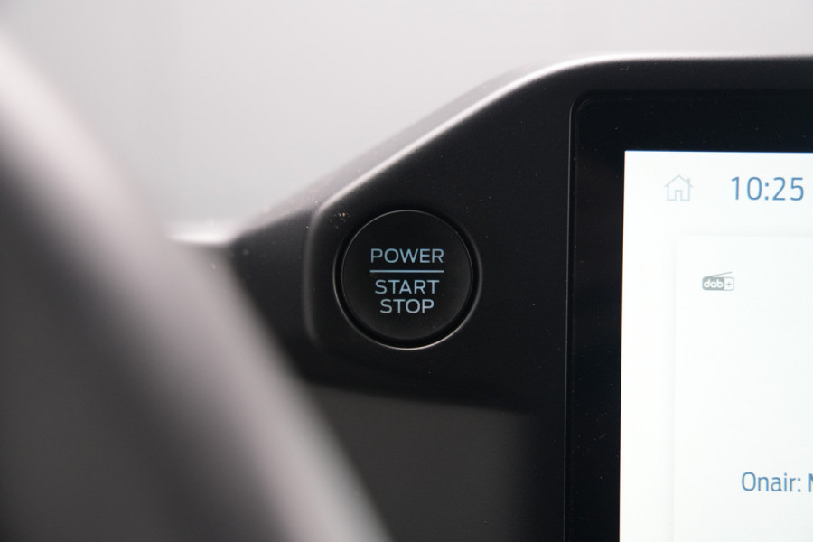 Ford Transit Custom 320 2.0 TDCI L1H1 Trend DC 136pk 6 Zits - Trekhaak - Stoel/Stuurverwarming - LED - Carplay/Android - Cruise - Rijklaar