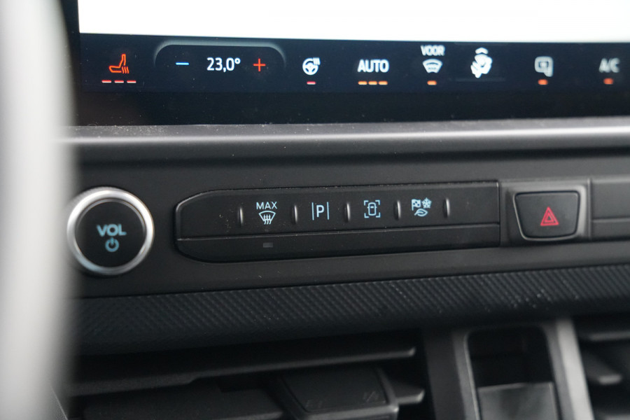 Ford Transit Custom 320 2.0 TDCI L1H1 Trend DC 136pk 6 Zits - Trekhaak - Stoel/Stuurverwarming - LED - Carplay/Android - Cruise - Rijklaar