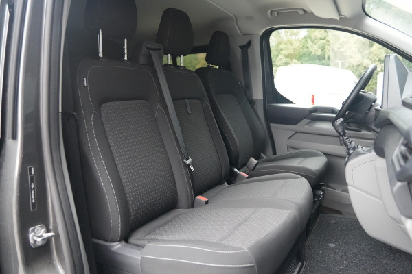 Ford Transit Custom 320 2.0 TDCI L1H1 Trend DC 136pk 6 Zits - Trekhaak - Stoel/Stuurverwarming - LED - Carplay/Android - Cruise - Rijklaar