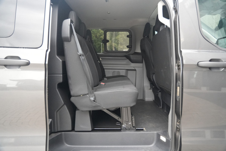 Ford Transit Custom 320 2.0 TDCI L1H1 Trend DC 136pk 6 Zits - Trekhaak - Stoel/Stuurverwarming - LED - Carplay/Android - Cruise - Rijklaar