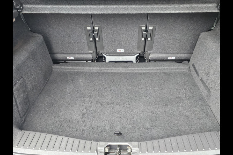 Ford C-MAX 1.0 Titanium Dealeronderhouden | Zéér complete uitvoering | Trekhaak | Bi-xenon koplampen | Achteruitrijcamera | Automatisch inparkeren | Navigatie etc.