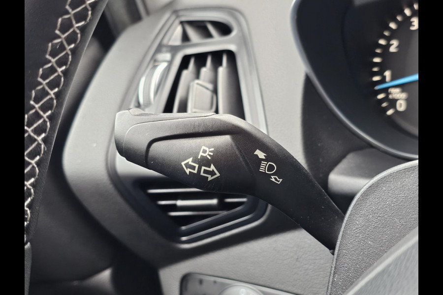 Ford C-MAX 1.0 Titanium Dealeronderhouden | Zéér complete uitvoering | Trekhaak | Bi-xenon koplampen | Achteruitrijcamera | Automatisch inparkeren | Navigatie etc.