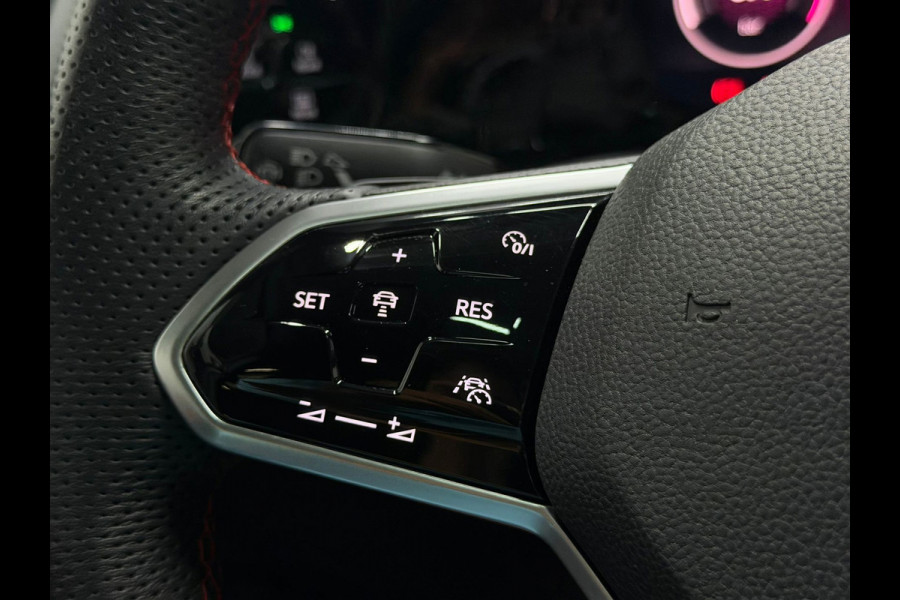 Volkswagen Golf 2.0 TSI GTI Clubsport Keyless HUD Pano IQ HK