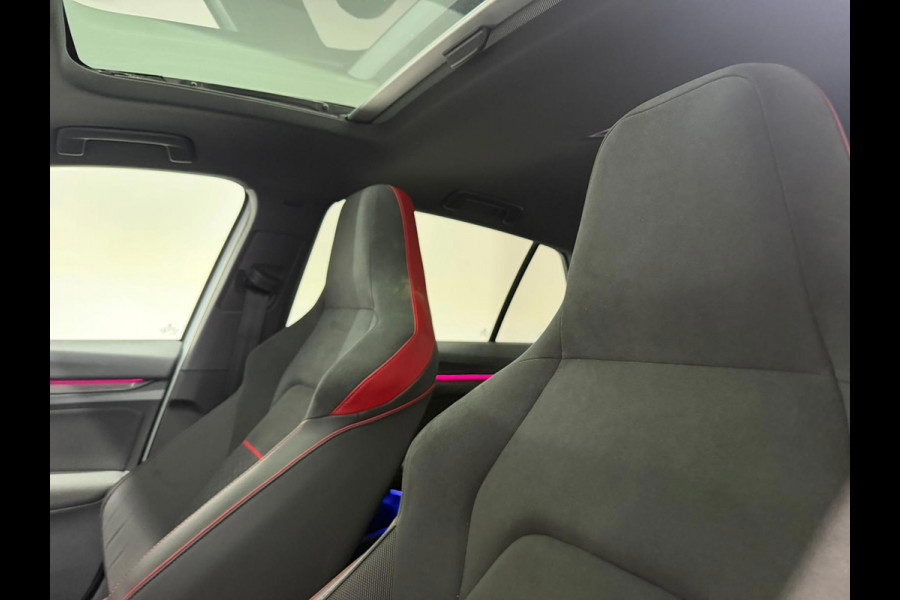 Volkswagen Golf 2.0 TSI GTI Clubsport Keyless HUD Pano IQ HK