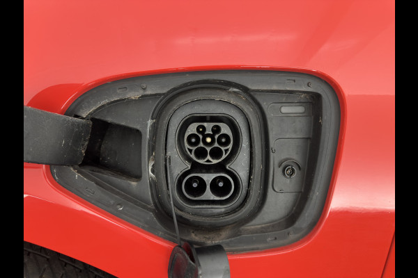Jaguar I-PACE EV400 First Edition 90 kWh {SoH-90%} Aut. *PANO | HEAD-UP | LEATHER | FULL-LED | HEATED-SPORTSEATS | MEMORY-PACK | BLIND-SPOT | MERIDIAN-SOUND | DIGI-COCKPIT | PRIVACY-GLASS | AMBIENT-LIGHT | CAMERA | KEYLESS | 22''ALU*