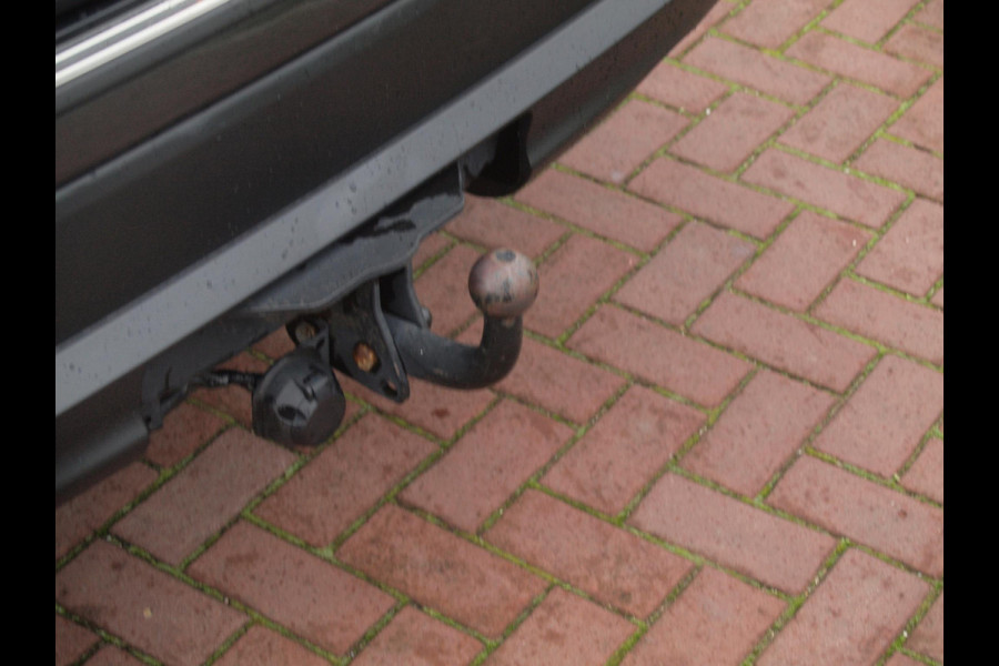 Toyota highlander 2.5 AWD Hybrid Business | 7 Persoons | Camera | Trekhaak | Apple Carplay | ACC | NL-Auto |