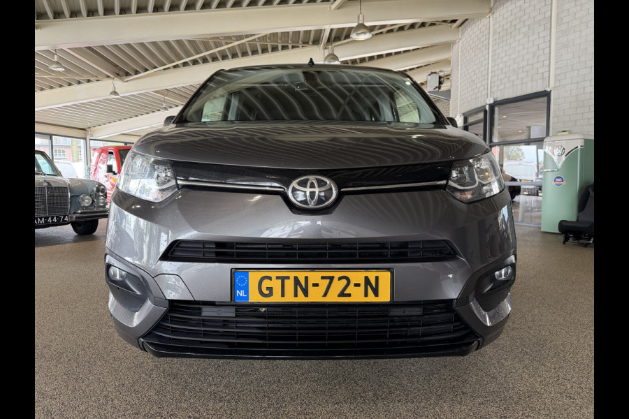 Toyota PROACE CITY Verso 1.2 Turbo 130pk Active Long 7 persoons / rolstoel lift / vaste prijs rijklaar € 24.950 marge / lease vanaf € 407 / automaat / camera / grijs metallic / dubbele schuifdeur / euro 6