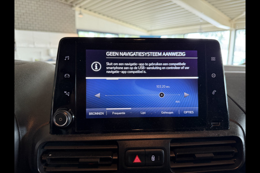 Toyota PROACE CITY Verso 1.2 Turbo 130pk Active Long 7 persoons / rolstoel lift / vaste prijs rijklaar € 24.950 marge / lease vanaf € 407 / automaat / camera / grijs metallic / dubbele schuifdeur / euro 6