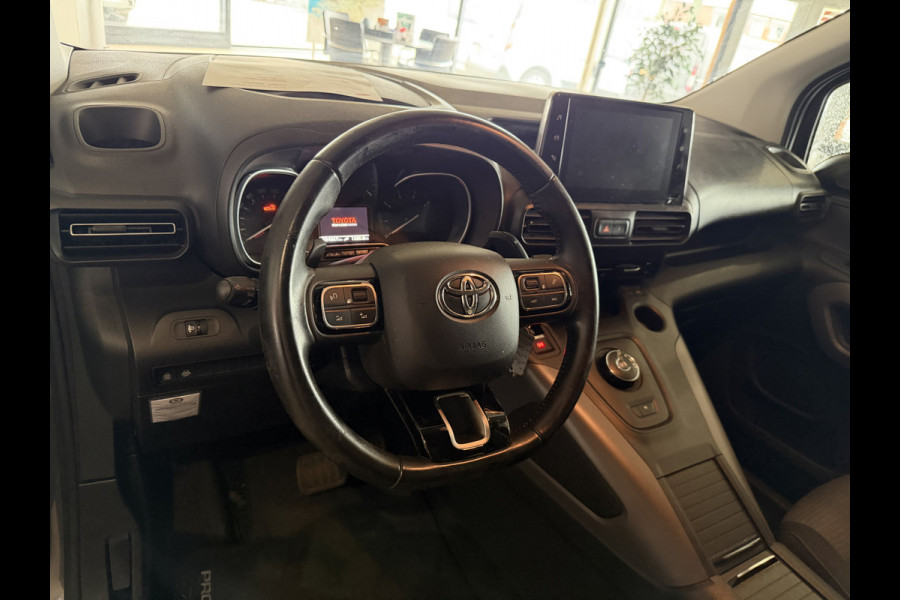 Toyota PROACE CITY Verso 1.2 Turbo 130pk Active Long 7 persoons / rolstoel lift / vaste prijs rijklaar € 24.950 marge / lease vanaf € 407 / automaat / camera / grijs metallic / dubbele schuifdeur / euro 6