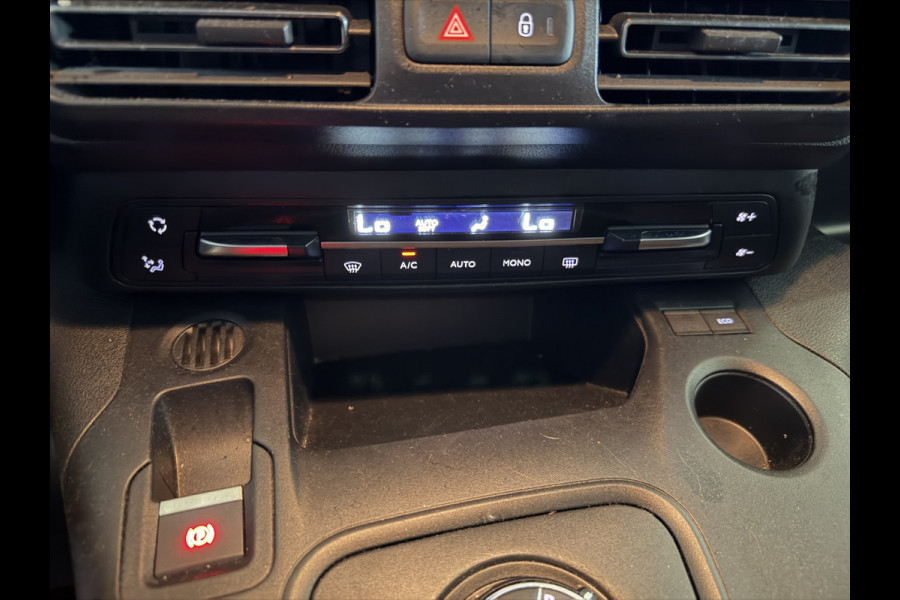 Toyota PROACE CITY Verso 1.2 Turbo 130pk Active Long 7 persoons / rolstoel lift / vaste prijs rijklaar € 24.950 marge / lease vanaf € 407 / automaat / camera / grijs metallic / dubbele schuifdeur / euro 6