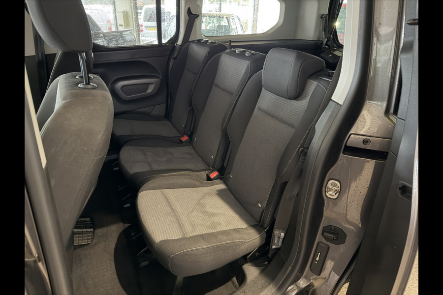 Toyota PROACE CITY Verso 1.2 Turbo 130pk Active Long 7 persoons / rolstoel lift / vaste prijs rijklaar € 24.950 marge / lease vanaf € 407 / automaat / camera / grijs metallic / dubbele schuifdeur / euro 6
