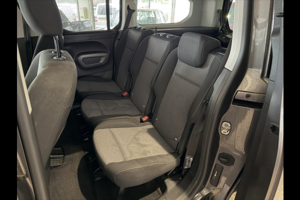 Toyota PROACE CITY Verso 1.2 Turbo 130pk Active Long 7 persoons / rolstoel lift / vaste prijs rijklaar € 24.950 marge / lease vanaf € 407 / automaat / camera / grijs metallic / dubbele schuifdeur / euro 6