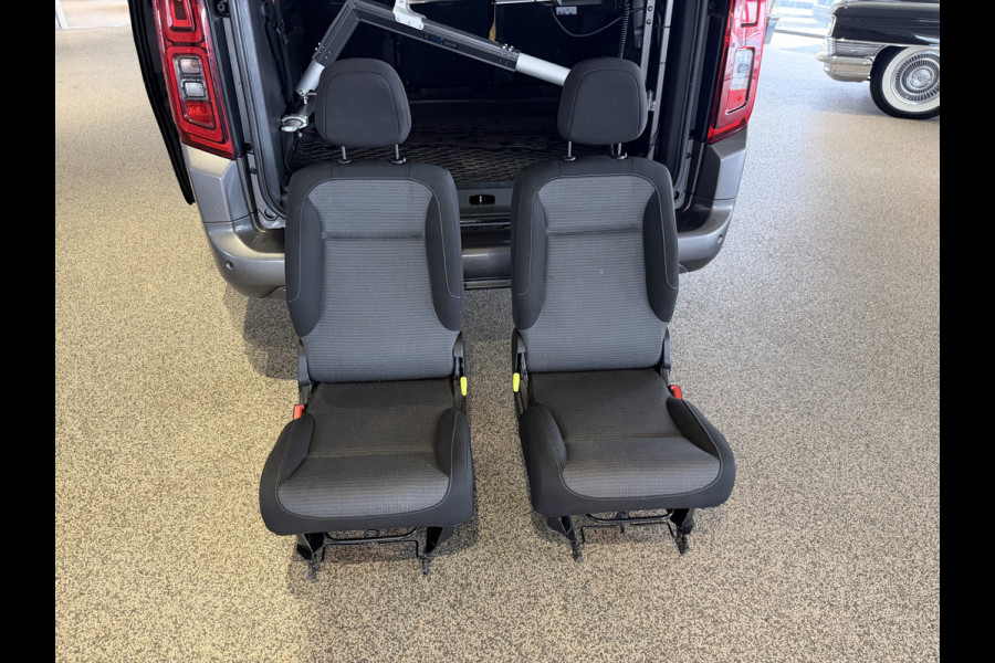 Toyota PROACE CITY Verso 1.2 Turbo 130pk Active Long 7 persoons / rolstoel lift / vaste prijs rijklaar € 24.950 marge / lease vanaf € 407 / automaat / camera / grijs metallic / dubbele schuifdeur / euro 6