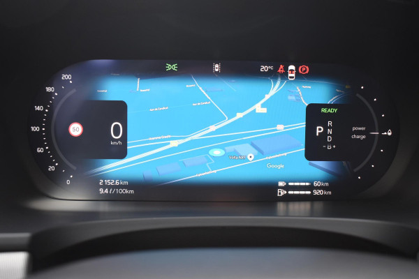 Volvo V90 T8 455PK Plug-in hybrid AWD Ultra Dark / Adaptive Cruise Control / Elektrisch panoramisch schuifdak / Head-up Display / Elektrische voorstoelen met geheugen / Trekhaak elektrisch uitklapbaar / Stuurverwarming / Stoelverwarming V+A / 360 Camera / Harman Kardon