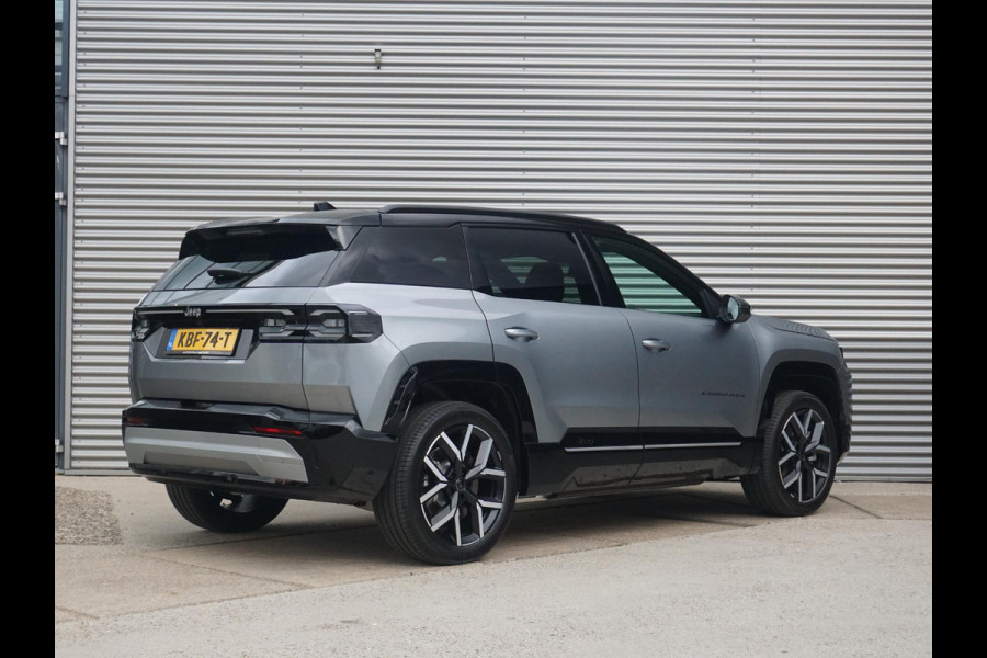 Jeep Compass First Edition 74 kWh | Adapt. Cruise | Camera | Carplay | 20" | Elektr. A-Klep | Navi | Winter Pack | Schuif/Kanteldak | Premium Pack | Conv. Pack | Warmtepomp